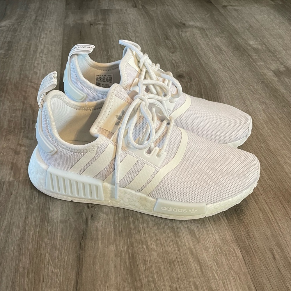 New Adidas NMD R1 Sneakers - Primeblue - 5.5